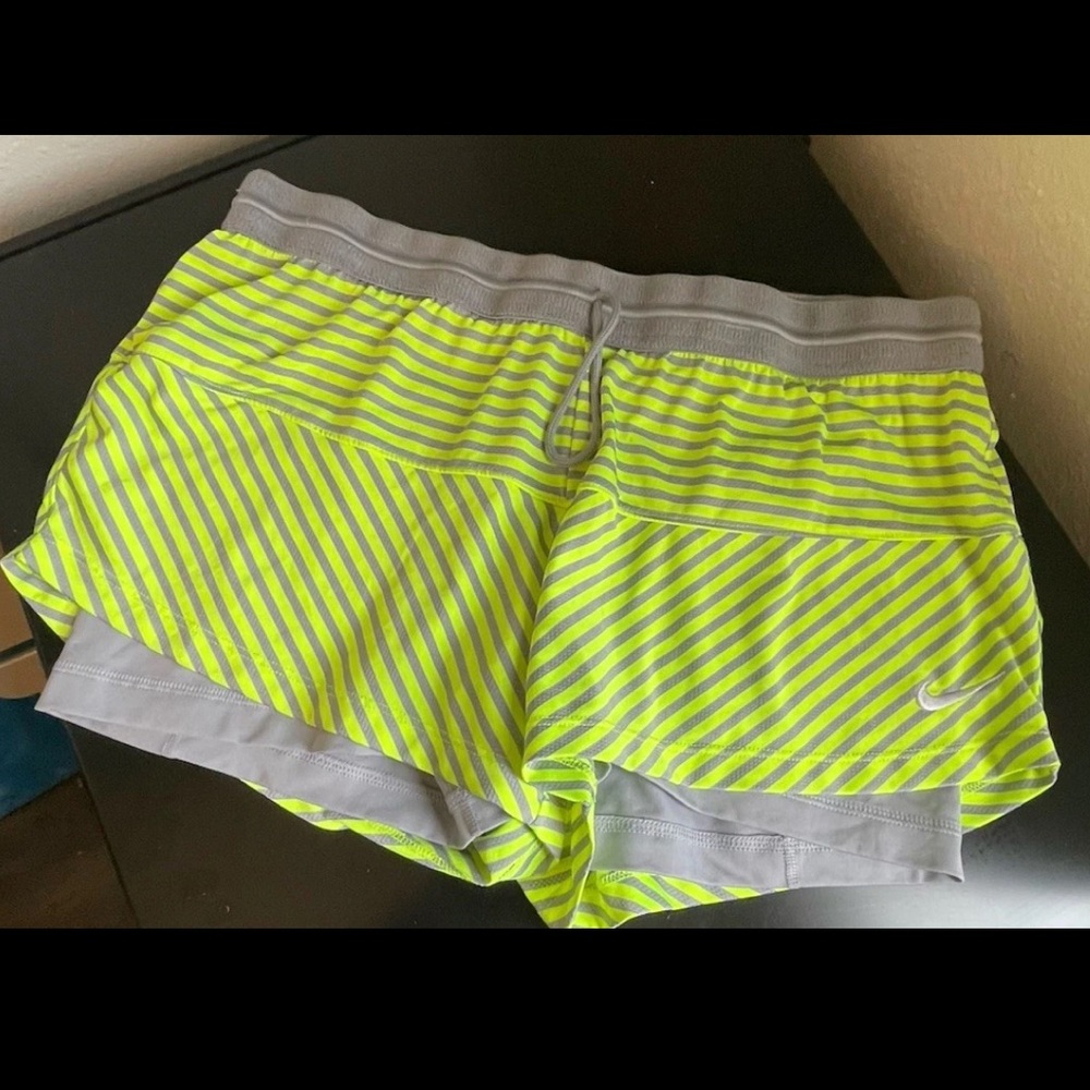 Nike Women's Icon Clash 2 in 1 Compression Running Shorts Green gray